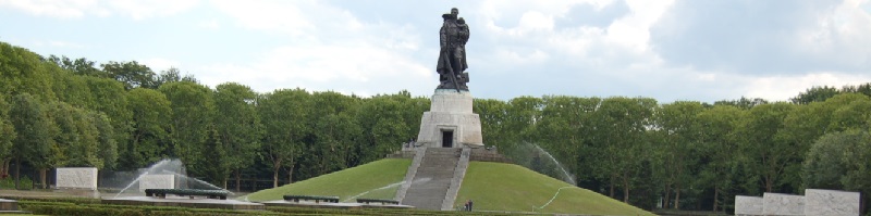 Deutsche-Politik-News.de | Berlin Treptow Sowjetisches Ehrenmal 2013